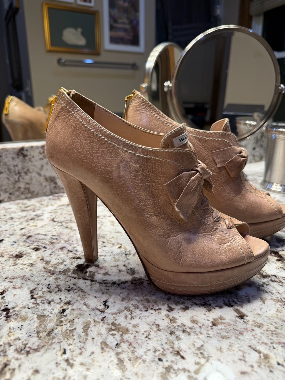 Prada Calzature Donna, Visone, Nude Leather Peep-Toe Heel Bootie withBow Detail